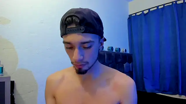 Snapshot of theostone chatting on 09.29.25 theostone online show from 09.29.25