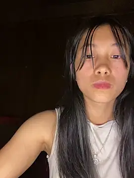 EmLy02 online show from 10.01.25