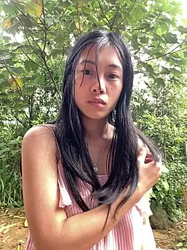 EmLy02 online show from 10.17.25