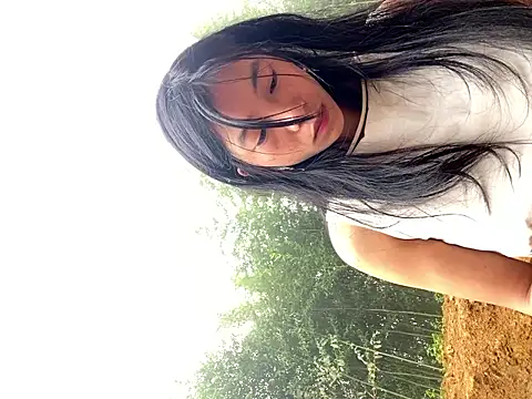 EmLy02 online show from 11.06.25