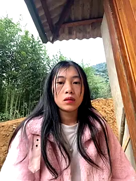 EmLy02 online show from 11.16.25