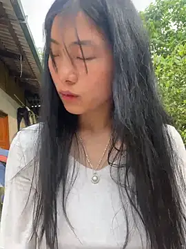 EmLy02 online show from 04.04.26