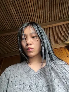 EmLy02 online show from 04.19.26