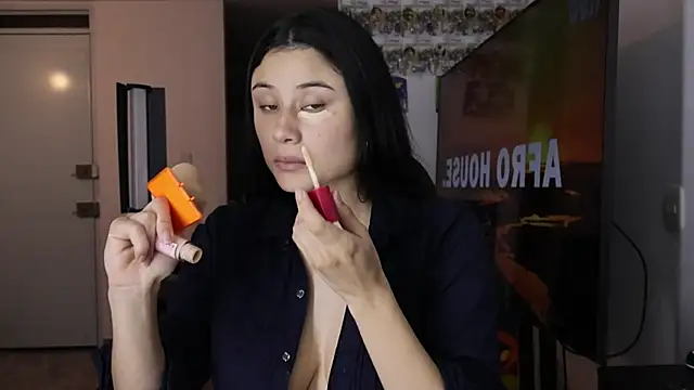 Snapshot of VioletaLorette chatting on 11.08.25 VioletaLorette online show from 11.08.25