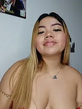 Snapshot of Emily__Hott chatting on 06.03.26 Emily Hott online show from 06.03.26