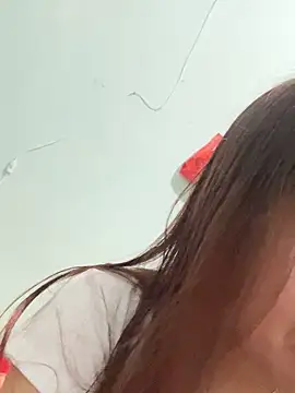 qinejr37 online show from 10.25.25