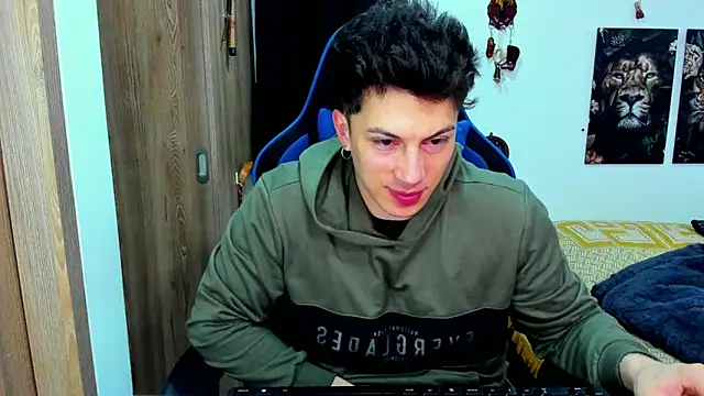 Snapshot of javiersexymann chatting on 12.14.24 javiersexymann online show from 12.14.24