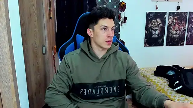 Snapshot of javiersexymann chatting on 12.17.24 javiersexymann online show from 12.17.24