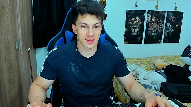 Snapshot of javiersexymann chatting on 01.11.25 javiersexymann online show from 01.11.25