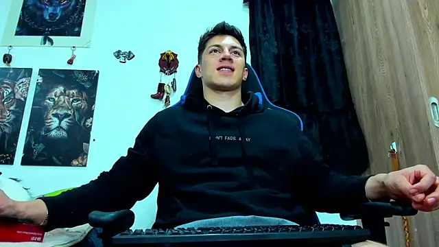 Snapshot of javiersexymann chatting on 03.18.25 javiersexymann online show from 03.18.25