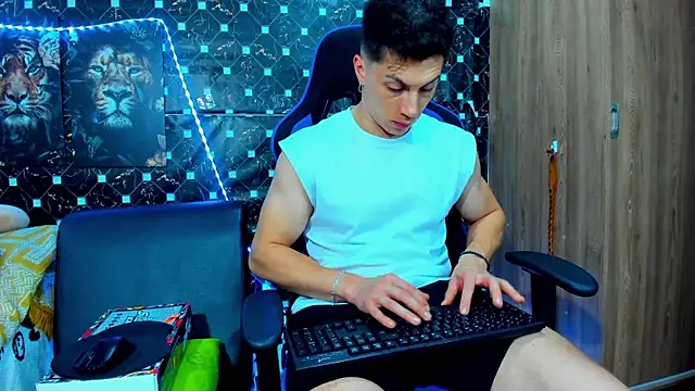 Snapshot of javiersexymann chatting on 09.23.25 javiersexymann online show from 09.23.25