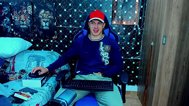 Snapshot of javiersexymann chatting on 12.15.25 javiersexymann online show from 12.15.25