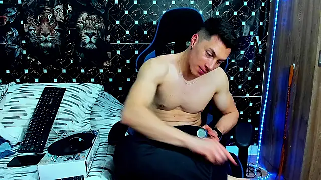 Snapshot of javiersexymann chatting on 07.18.26 javiersexymann online show from 07.18.26
