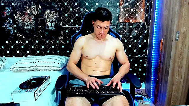 Snapshot of javiersexymann chatting on 07.22.26 javiersexymann online show from 07.22.26
