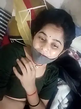 Snapshot of JULEE-740 chatting on 10.26.25 JULEE-740 online show from 10.26.25