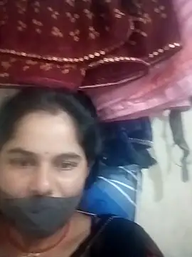 Snapshot of JULEE-740 chatting on 10.28.25 JULEE-740 online show from 10.28.25