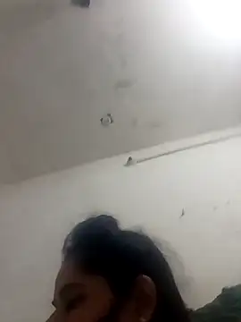 Snapshot of JULEE-740 chatting on 10.29.25 JULEE-740 online show from 10.29.25