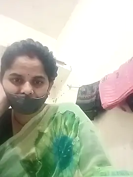 Snapshot of JULEE-740 chatting on 10.30.25 JULEE-740 online show from 10.30.25