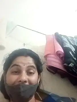 Snapshot of JULEE-740 chatting on 11.12.25 JULEE-740 online show from 11.12.25