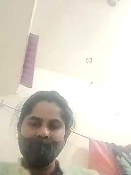 Snapshot of JULEE-740 chatting on 11.14.25 JULEE-740 online show from 11.14.25