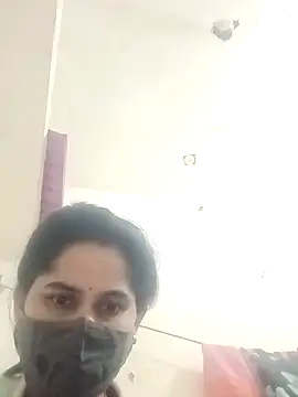 Snapshot of JULEE-740 chatting on 11.15.25 JULEE-740 online show from 11.15.25