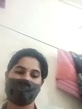 Snapshot of JULEE-740 chatting on 11.15.25 JULEE-740 online show from 11.15.25