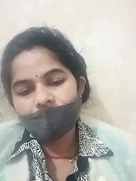 Snapshot of JULEE-740 chatting on 11.19.25 JULEE-740 online show from 11.19.25