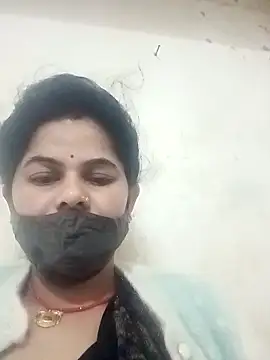 Snapshot of JULEE-740 chatting on 12.04.25 JULEE-740 online show from 12.04.25