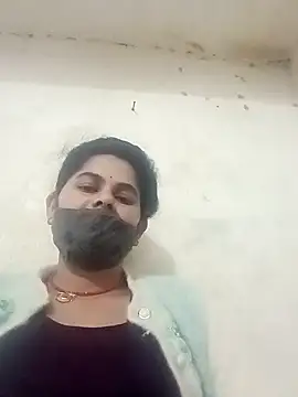 Snapshot of JULEE-740 chatting on 12.04.25 JULEE-740 online show from 12.04.25