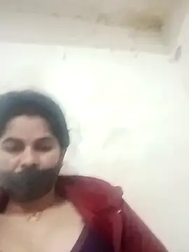 Snapshot of JULEE-740 chatting on 12.14.25 JULEE-740 online show from 12.14.25