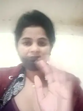 Snapshot of JULEE-740 chatting on 12.16.25 JULEE-740 online show from 12.16.25