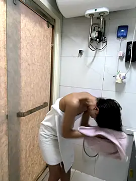 Snapshot of muxin_love chatting on 12.15.25 muxin love online show from 12.15.25