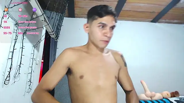 Snapshot of Angel_latinboy chatting on 11.12.25 Angel latinboy online show from 11.12.25