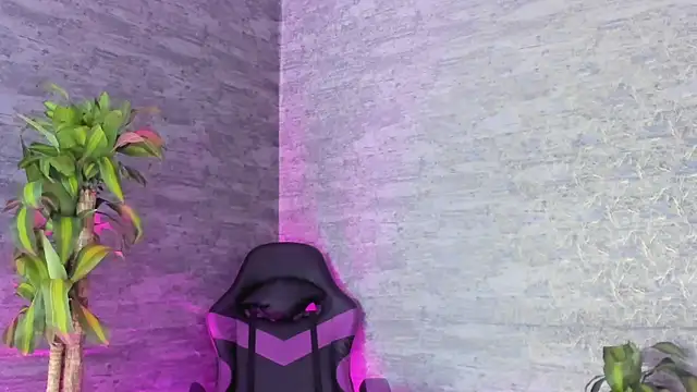 Snapshot of ArthurCox chatting on 09.13.25 ArthurCox online show from 09.13.25