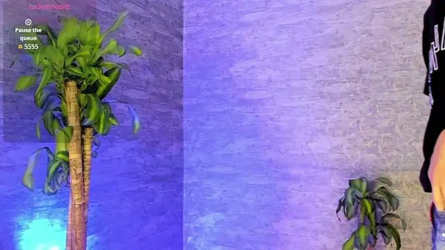 Snapshot of ArthurCox chatting on 09.25.25 ArthurCox online show from 09.25.25