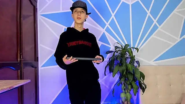 Snapshot of ArthurCox chatting on 09.29.25 ArthurCox online show from 09.29.25