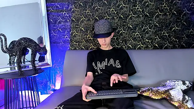 Snapshot of ArthurCox chatting on 10.17.25 ArthurCox online show from 10.17.25