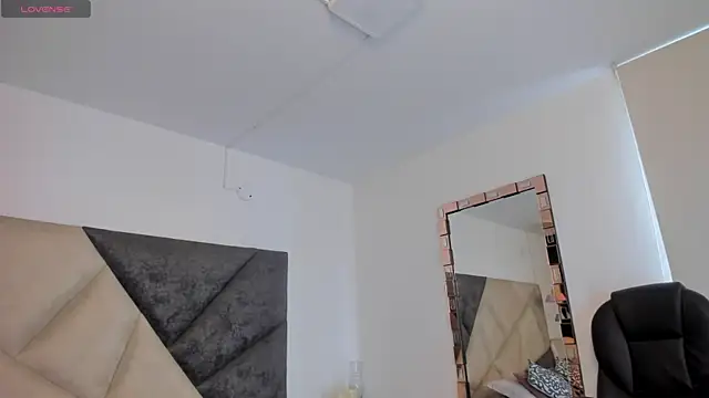 SaraWagner  online show from 09.25.25