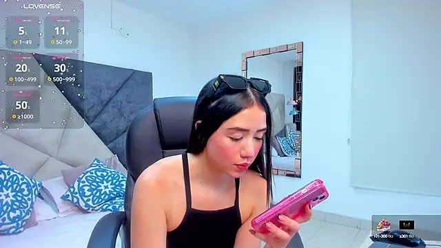 SaraWagner  online show from 10.13.25