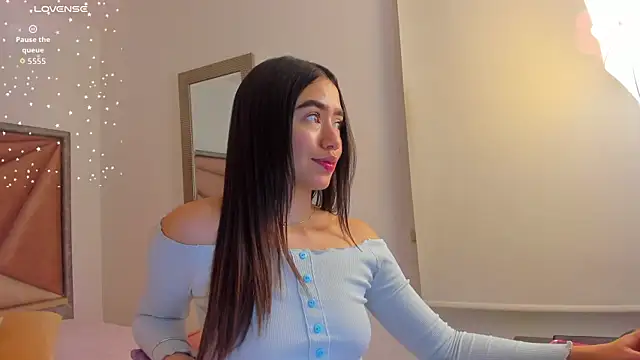 SaraWagner  online show from 06.11.26