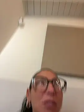 Snapshot of eddivad6974 chatting on 09.14.25 eddivad6974 online show from 09.14.25