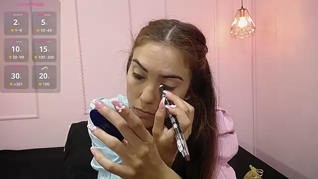 Snapshot of danna7cute chatting on 09.19.25 danna7cute online show from 09.19.25