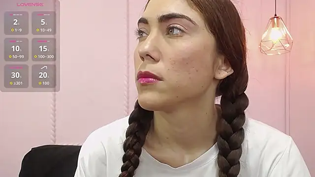 Snapshot of danna7cute chatting on 10.03.25 danna7cute online show from 10.03.25