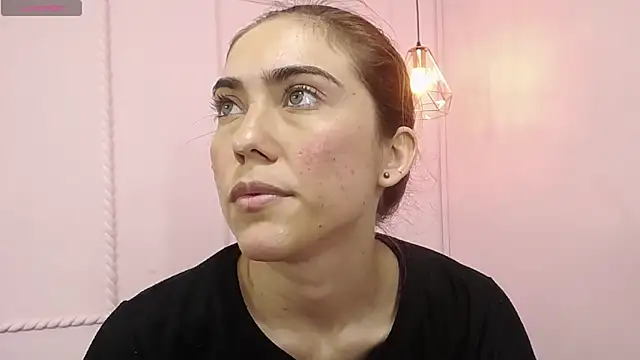 Snapshot of danna7cute chatting on 10.07.25 danna7cute online show from 10.07.25