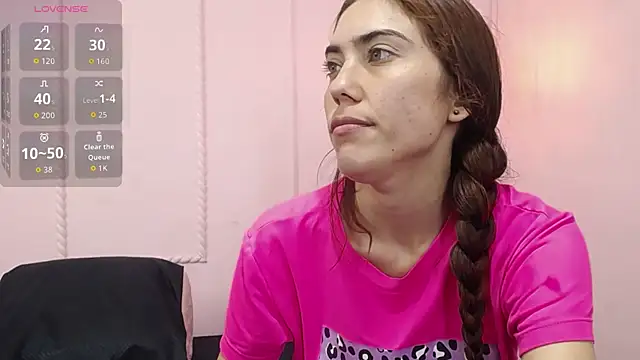 Snapshot of danna7cute chatting on 10.15.25 danna7cute online show from 10.15.25