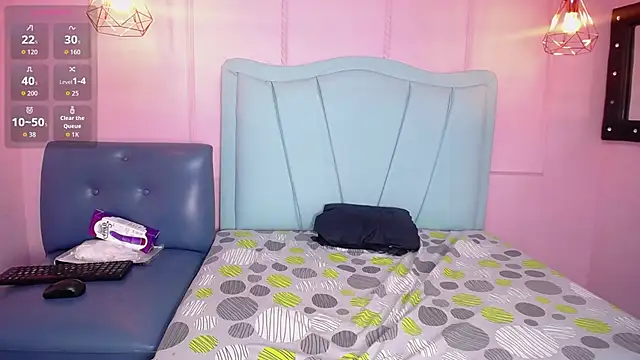 Snapshot of danna7cute chatting on 11.10.25 danna7cute online show from 11.10.25