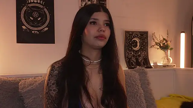 sophieee art online show from 10.12.25