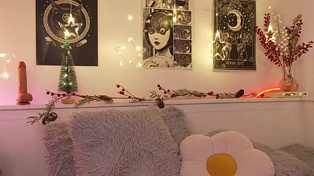 sophieee art online show from 12.13.25