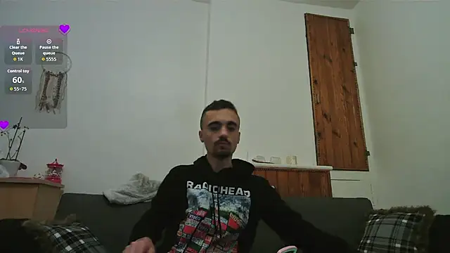 Snapshot of MilotheSwitch chatting on 09.13.25 MilotheSwitch online show from 09.13.25