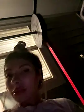 bbgurlnickii online show from 09.13.25